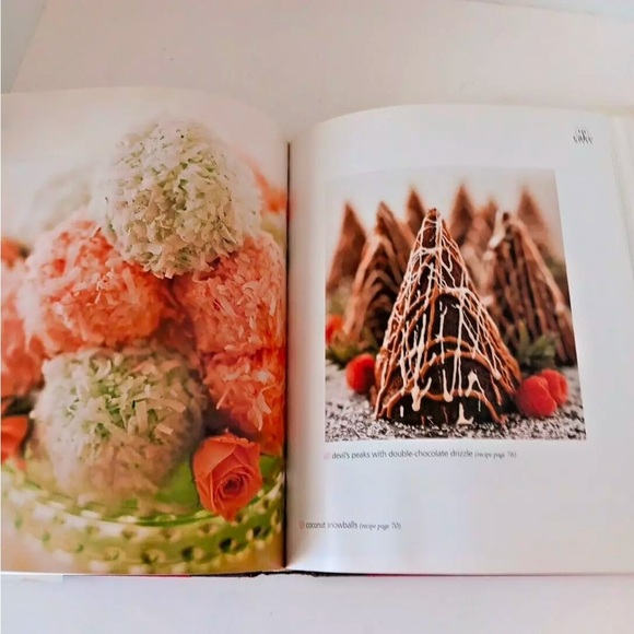 Gale Gand's Just a Bite 125 Luscious Little Desserts Gale Gand Julia Moskin 2001 - Picture 4 of 5